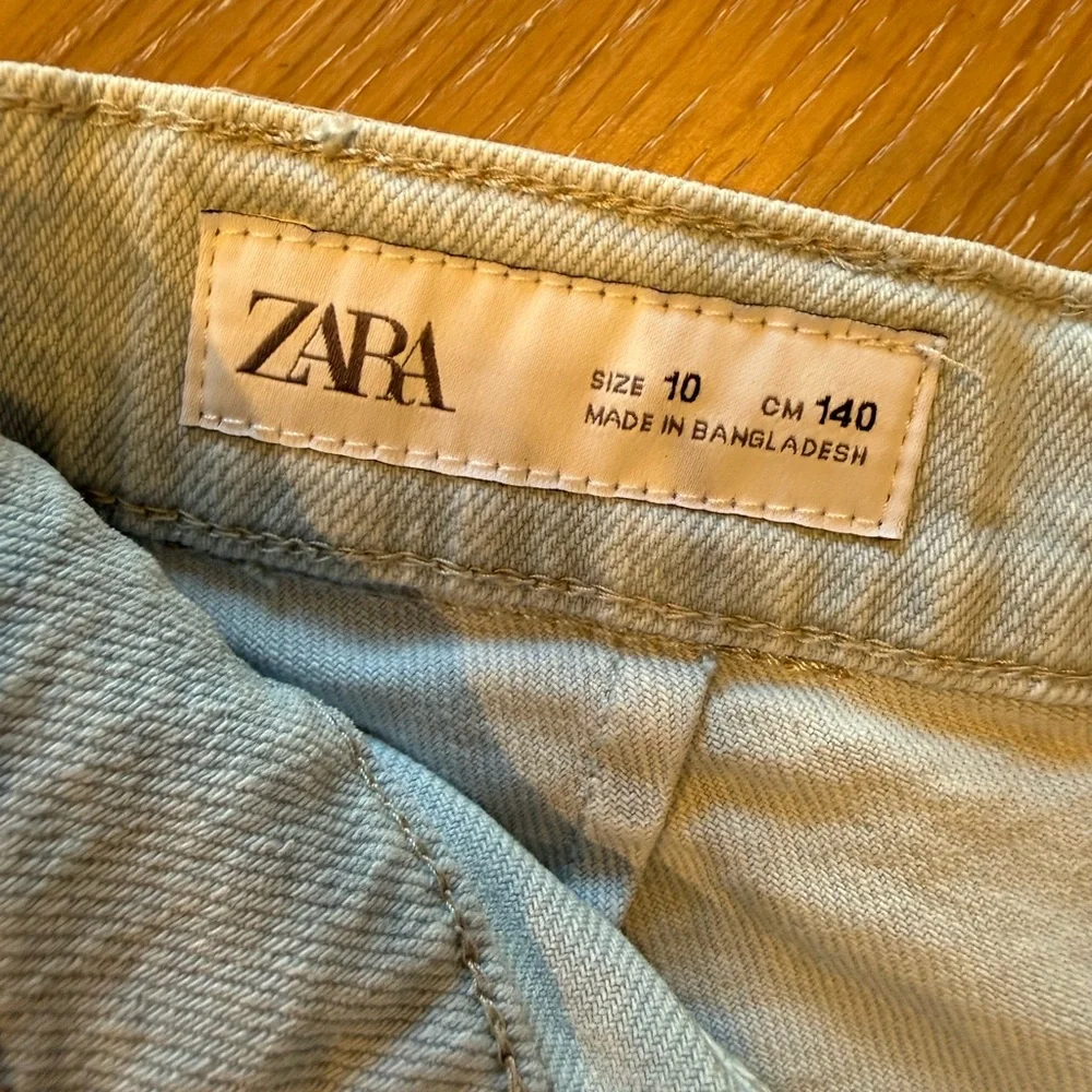 Zara Kids Light Wash Denim Shorts Size 10 - Picture 3 of 3